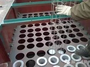 के बारे में नवीनतम कंपनी समाचार फिल्टर बैग और पिंजरों के लिए स्थापना चरण